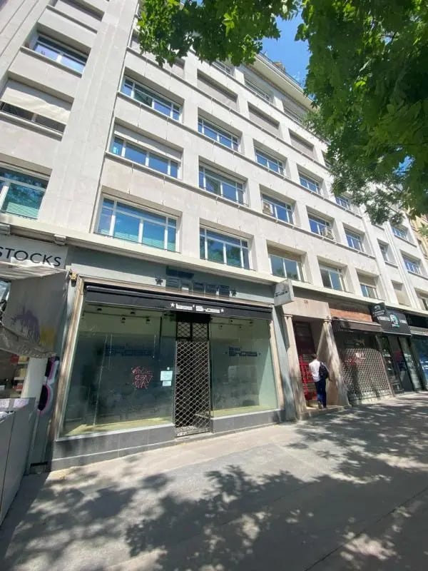 Local commercial dans Paris à louer Photo de l’immeuble– Image 1 sur 5