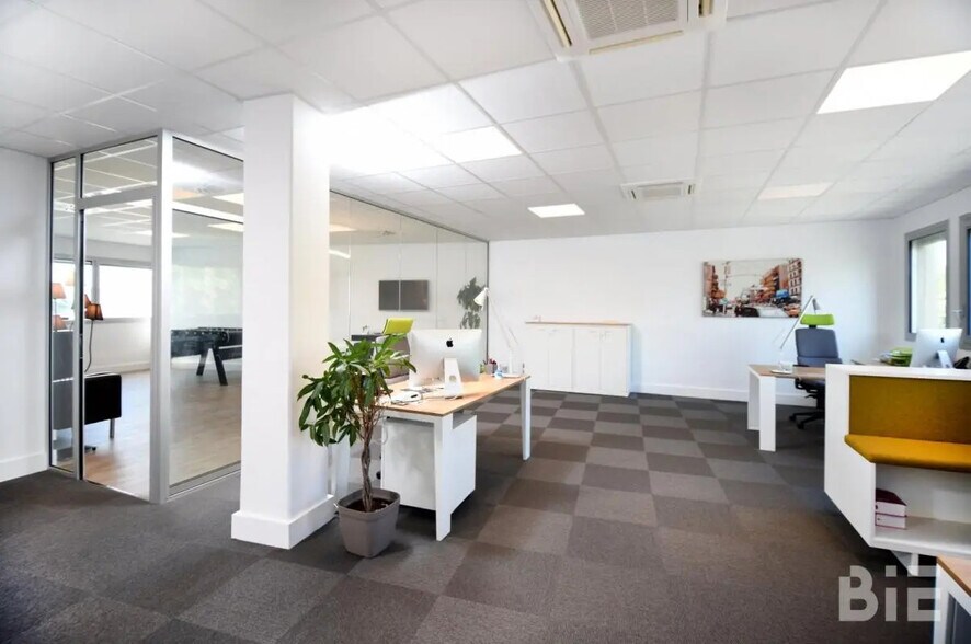 Bureau dans Bordeaux à louer - Photo de l’immeuble – Image 2 sur 4