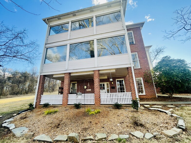 210 Valdese Ave, Morganton, NC à louer - Photo de l’immeuble – Image 3 sur 38