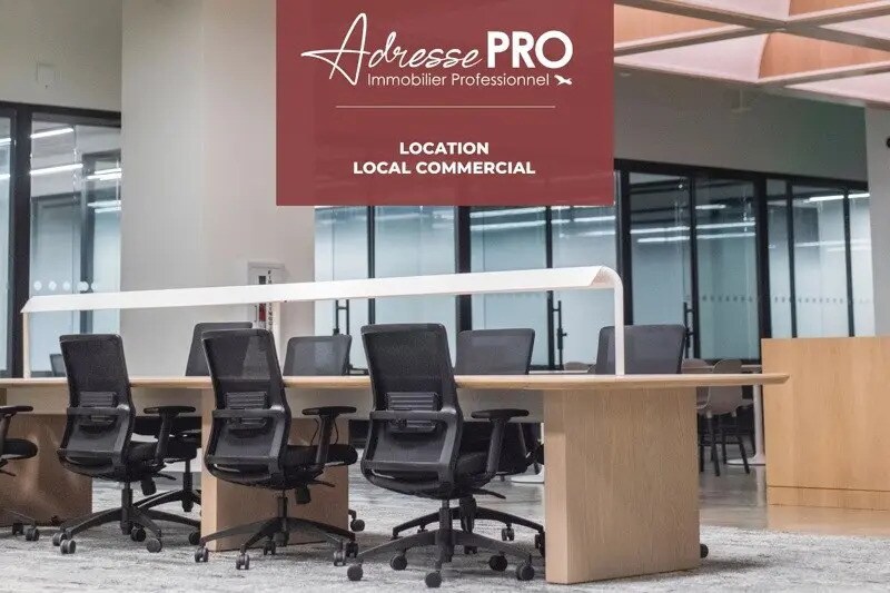 Local commercial dans Saint-Martin-des-Champs à louer Photo intérieure– Image 1 sur 2