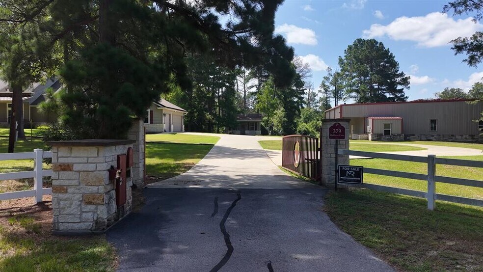 379 Matthew Cv, Bastrop, TX à vendre - Photo de l’immeuble – Image 2 sur 40