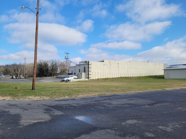 508 Ruritan Rd, Harriman, TN à vendre - Photo de l’immeuble – Image 2 sur 10