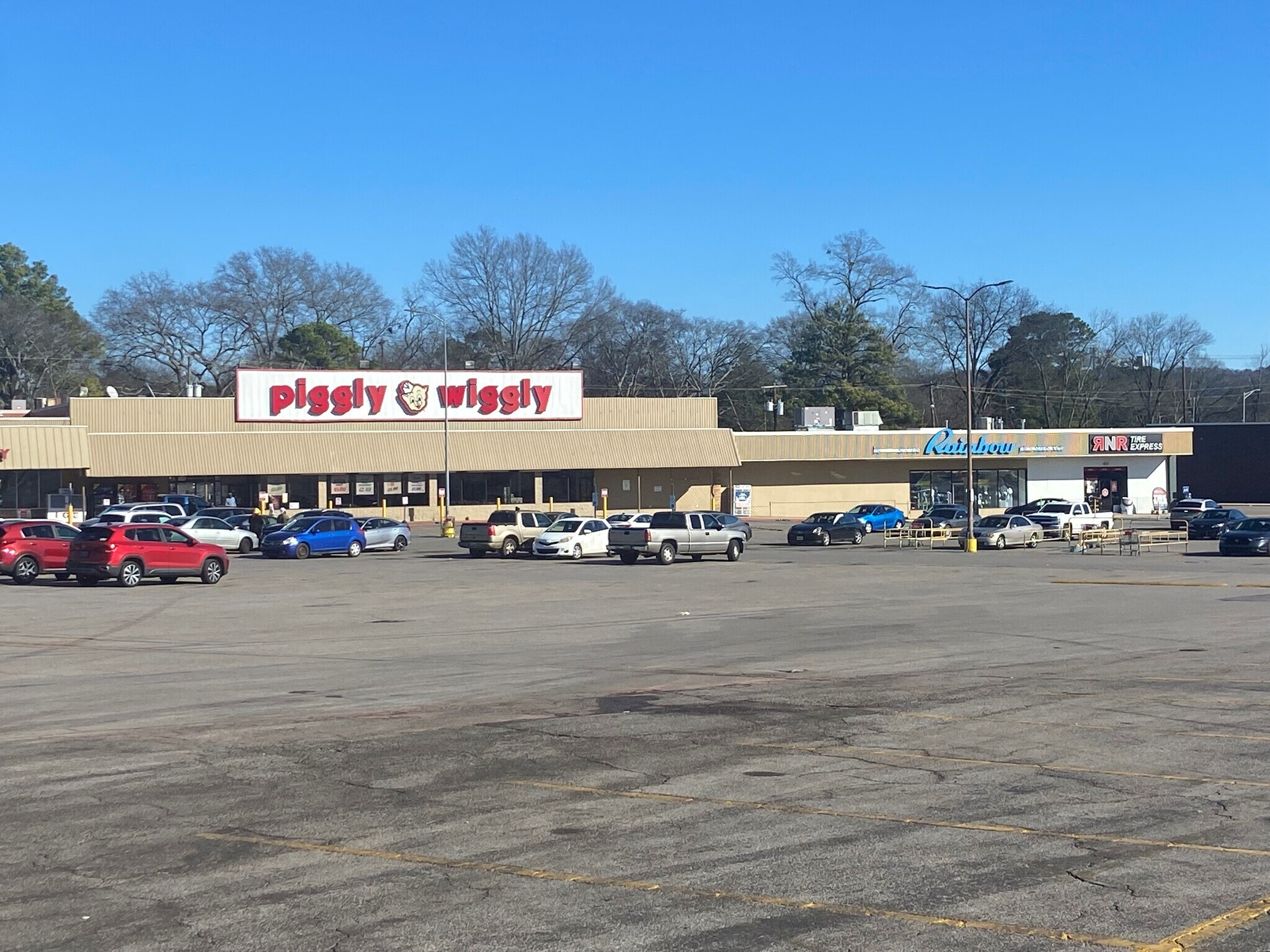 Midfield Plaza portefeuille de 5 biens à vendre sur LoopNet.fr Photo principale– Image 1 sur 27