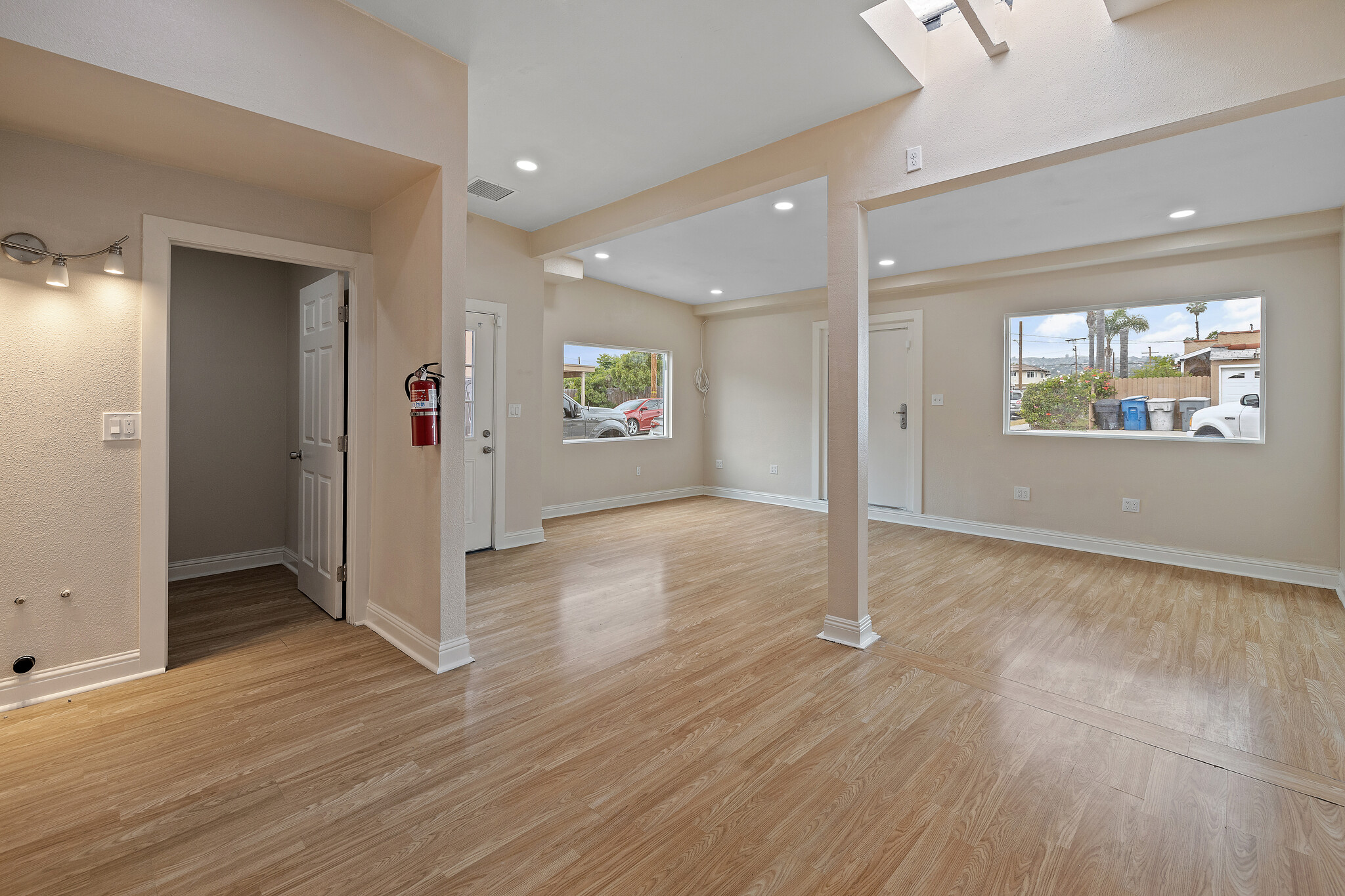 1001-1003 E La Habra Blvd, La Habra, CA à vendre Photo de l’immeuble– Image 1 sur 6