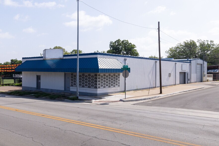 3579 McCart Ave, Fort Worth, TX à vendre - Photo principale – Image 1 sur 16