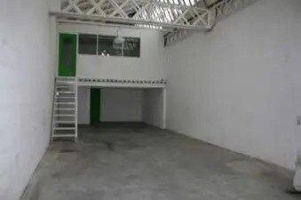 Local d’activités dans Vénissieux à louer - Photo de l’immeuble – Image 1 sur 1