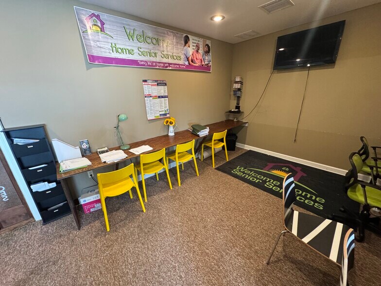 3265 W Sarazens Cir, Memphis, TN à louer - Photo de l’immeuble – Image 3 sur 12