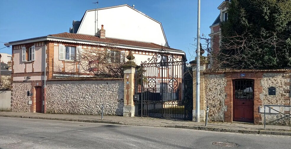 17 Rue Chauveau-Lagarde, Chartres à louer - Photo de l’immeuble – Image 2 sur 7