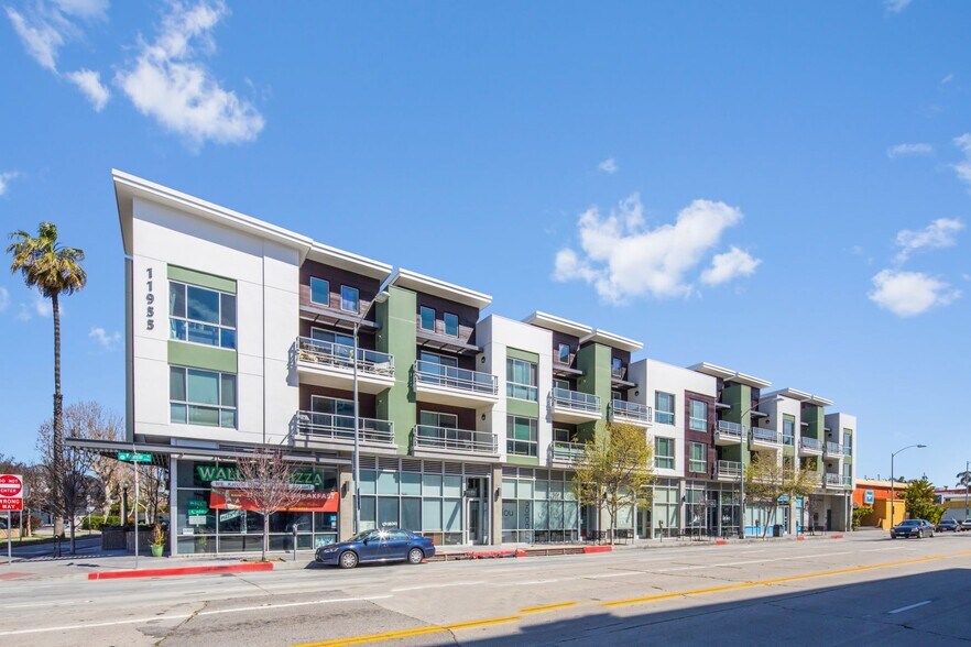11955 W Washington Blvd, Los Angeles, CA à louer - Photo de l’immeuble – Image 2 sur 14