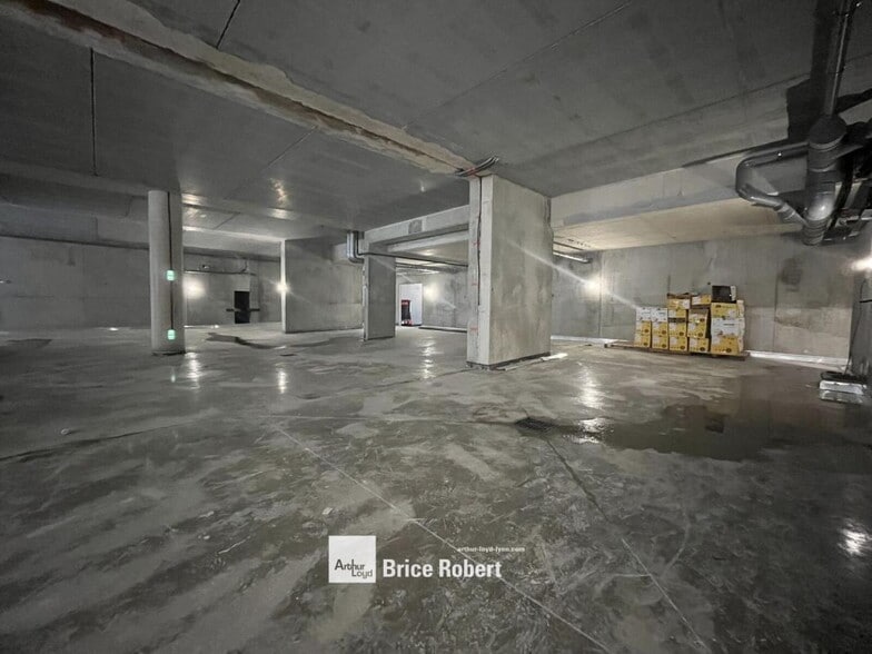 Immeuble residentiel dans Villeurbanne à vendre - Photo intérieure – Image 3 sur 4
