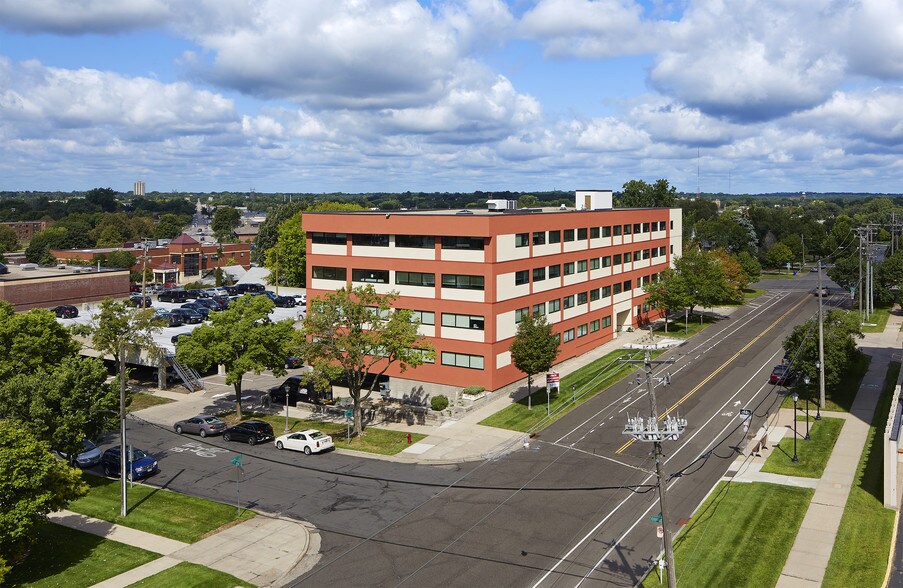 555 Park St, Saint Paul, MN à louer - Photo de l’immeuble – Image 3 sur 8