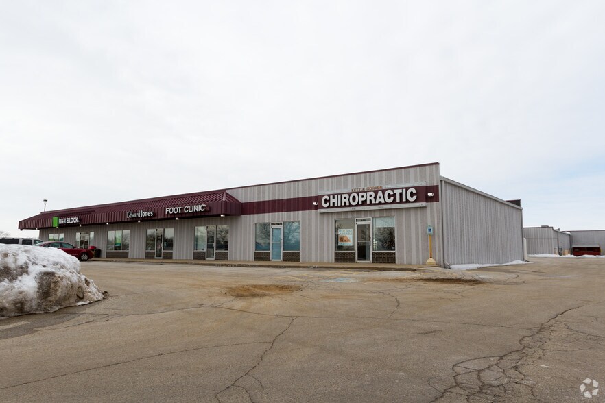 2354-2380 W Washington St, West Bend, WI à louer - Photo de l’immeuble – Image 1 sur 12