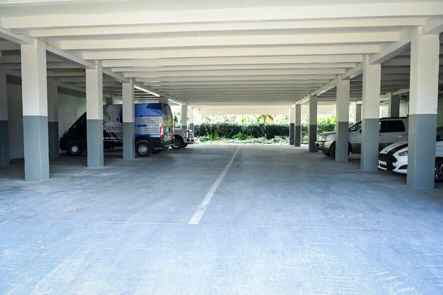 5539 SW 8th St, Coral Gables, FL à louer - Photo de l’immeuble – Image 3 sur 6