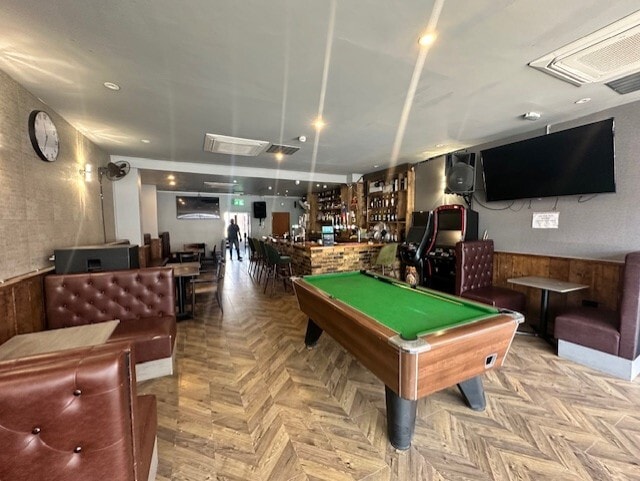 10 The Broadway, Wembley à louer Photo intérieure– Image 1 sur 5