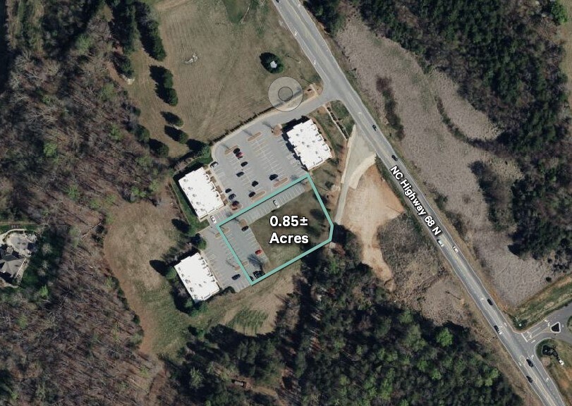 1429 NC Highway 68 N, Oak Ridge, NC à vendre - Photo principale – Image 1 sur 3