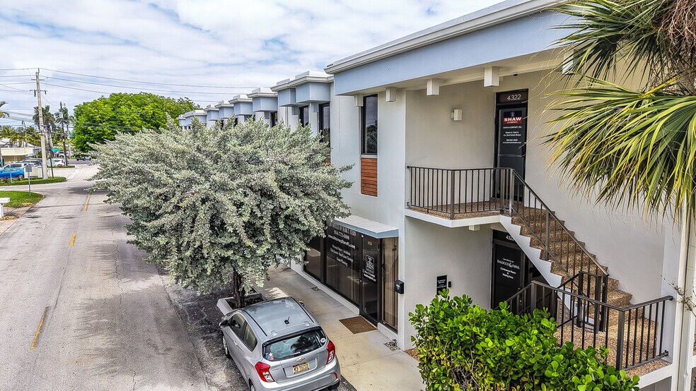 4322-4334 E Tradewinds Ave, Lauderdale-by-the-Sea, FL à louer - Photo de l’immeuble – Image 1 sur 35