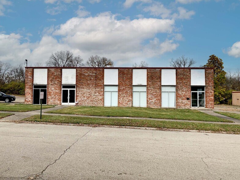 70-80 Novner Dr, Woodlawn, OH à louer - Photo de l’immeuble – Image 2 sur 6