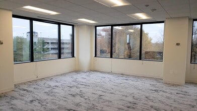 8100 Boone Blvd, Vienna, VA à louer Photo de l’immeuble– Image 2 sur 5