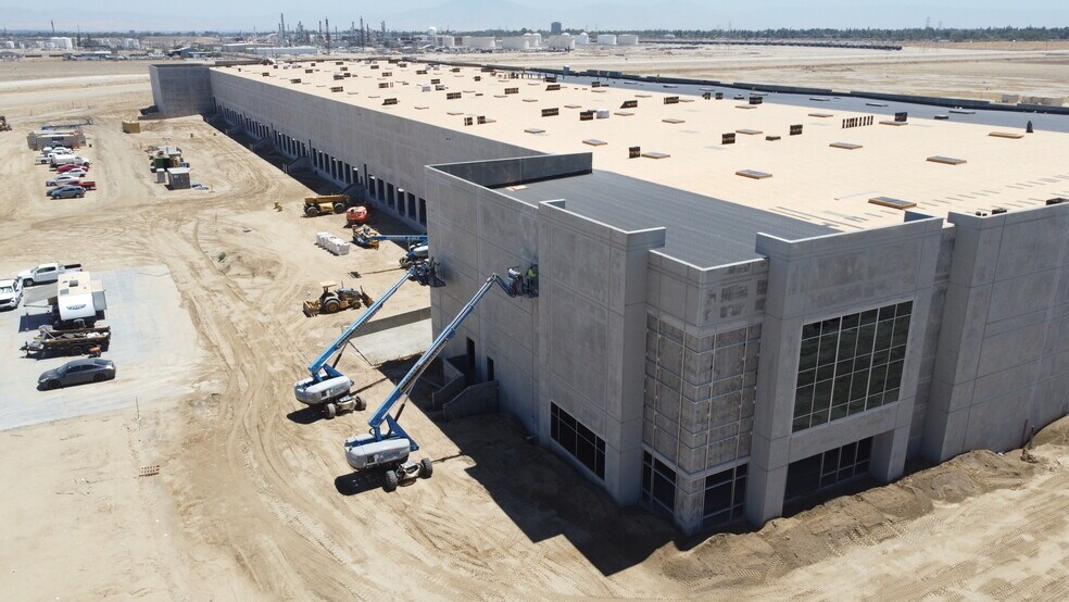 2152 Coffee Rd, Bakersfield, CA à louer - Photo de l’immeuble – Image 2 sur 20