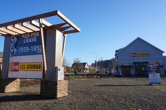 16920 SE Sunnyside Rd, Happy Valley, OR à louer Photo de l’immeuble– Image 2 sur 8