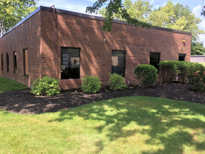 8561 East Ave, Mentor, OH à louer - Photo de l’immeuble – Image 2 sur 9