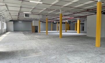 100 Hollister Rd, Teterboro, NJ à louer Photo intérieure– Image 1 sur 2