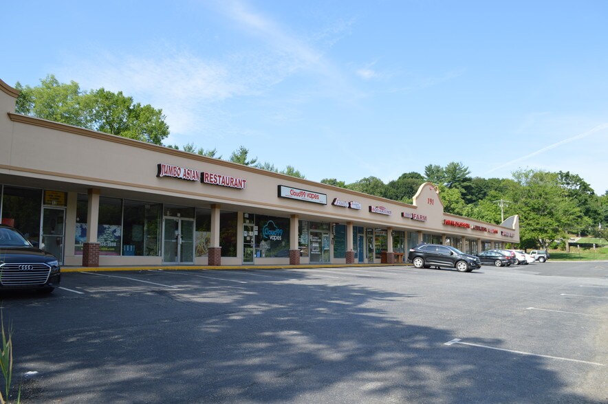 191 Rt-59, Suffern, NY à louer - Photo de l’immeuble – Image 2 sur 10