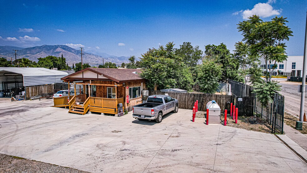 26068 5th St, San Bernardino, CA à vendre - Photo de l’immeuble – Image 3 sur 14