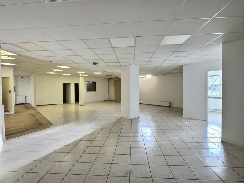 Local commercial dans Forbach à louer - Photo intérieure – Image 2 sur 12