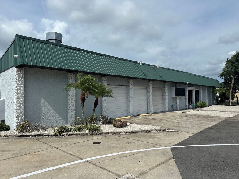 4249 Clark Rd, Sarasota, FL à louer - Photo de l’immeuble – Image 1 sur 1