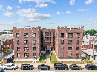 Plus de détails pour 910 Dinsmore Ave, Far Rockaway, NY - Logement à vendre