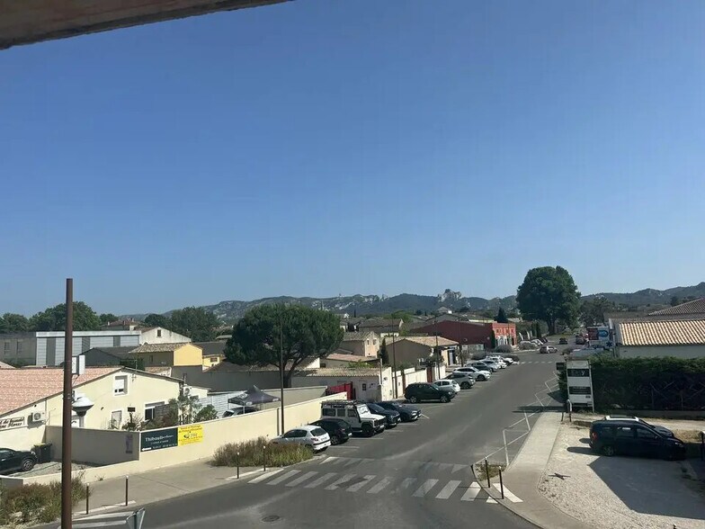 Bureau dans Saint-Rémy-de-Provence à louer - Photo de l’immeuble – Image 3 sur 3