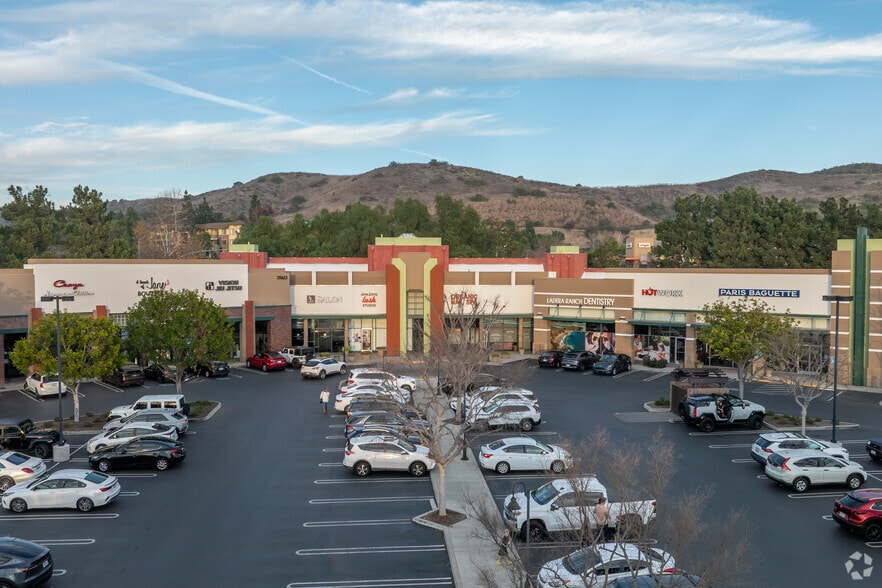 25632-25642 Crown Valley Pky, Ladera Ranch, CA à louer - Photo principale – Image 1 sur 6