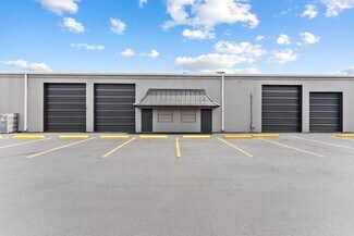 Plus de détails pour 3501-3531 NW 19th St, Fort Lauderdale, FL - Local commercial, Industriel/Logistique à louer