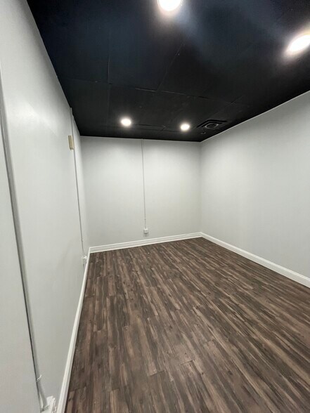 7216 N Keystone Ave, Indianapolis, IN à louer - Photo de l’immeuble – Image 3 sur 8
