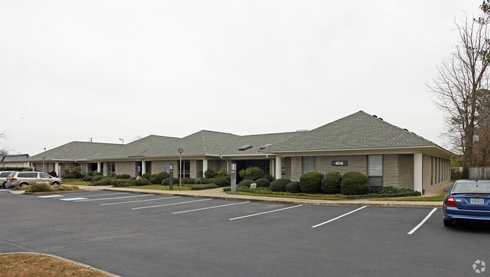 4041 Taylor Rd, Chesapeake, VA à louer - Photo de l’immeuble – Image 2 sur 7