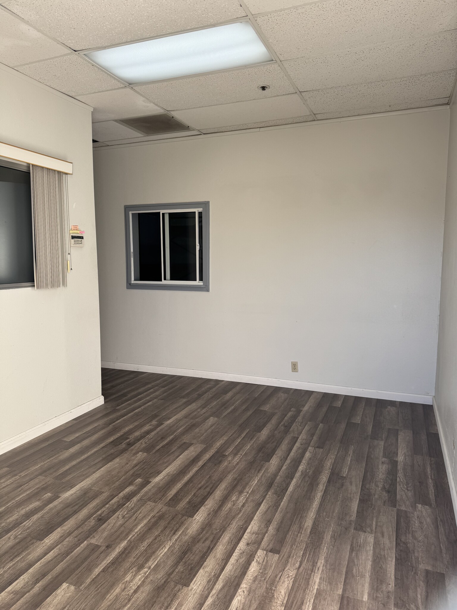 888 E Research Dr, Palm Springs, CA à louer Photo intérieure– Image 1 sur 5