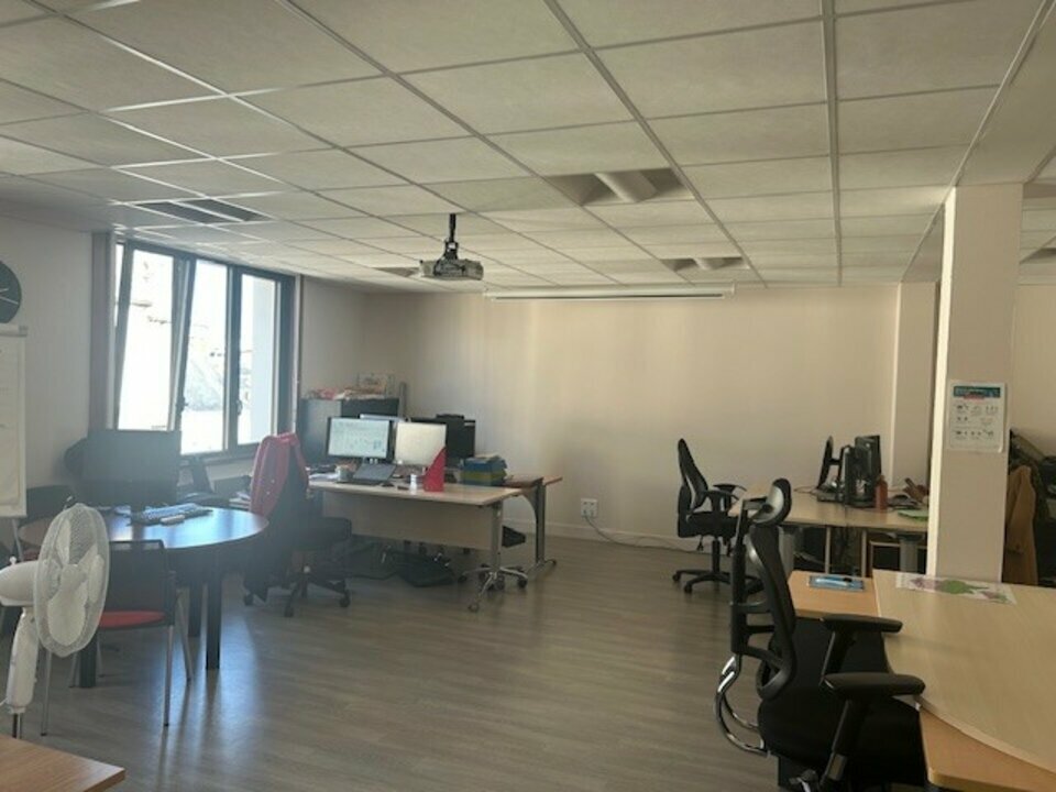 15 Place Michelet, Tours à louer Photo intérieure– Image 1 sur 13