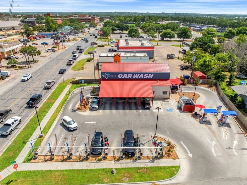 2014 W Washington St, Stephenville, TX à vendre - Photo principale – Image 1 sur 12