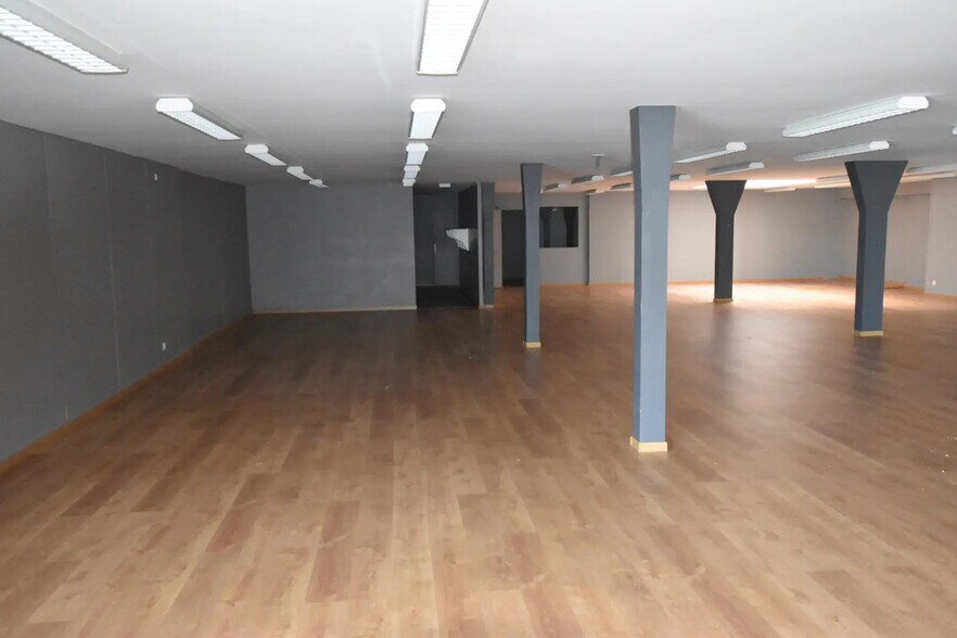 Industriel/Logistique dans Évreux à vendre - Photo intérieure – Image 3 sur 8