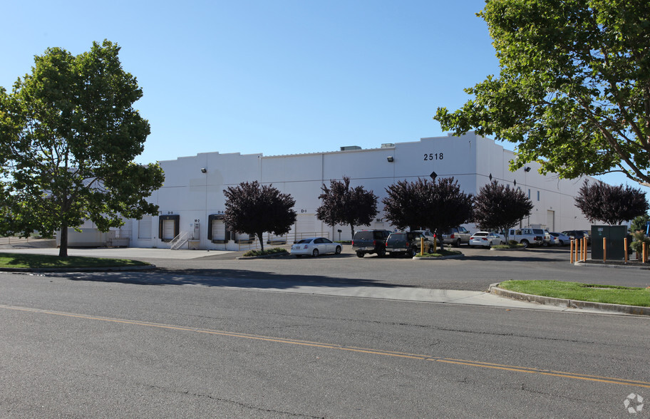 2518 Boeing Way, Stockton, CA à louer - Photo de l’immeuble – Image 3 sur 3