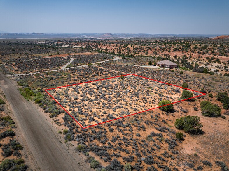 366 S Joe Wilson Dr, La Sal, UT à vendre - Photo de l’immeuble – Image 2 sur 31