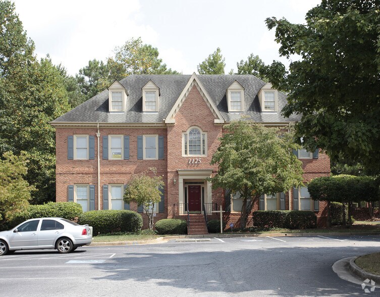 1125 Cambridge Sq, Alpharetta, GA à vendre - Photo principale – Image 1 sur 21