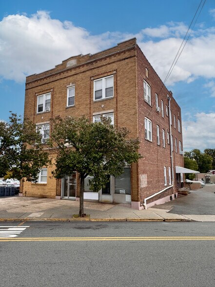 140 Rt-7, Nutley, NJ à vendre - Photo principale – Image 2 sur 17