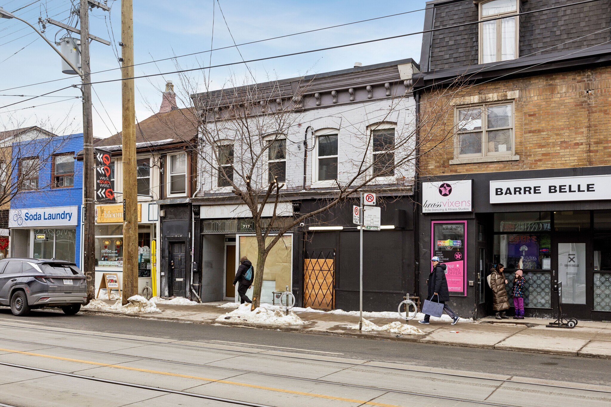 717-719 Queen St W, Toronto, ON à vendre Photo principale– Image 1 sur 11