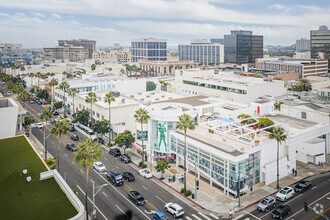 327-331 N Beverly Dr, Beverly Hills, CA - VUE AÉRIENNE  vue de carte - Image1