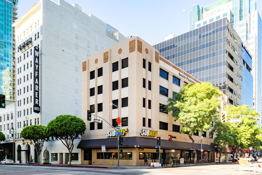 801 S Flower St, Los Angeles, CA à louer - Photo de l’immeuble – Image 3 sur 16
