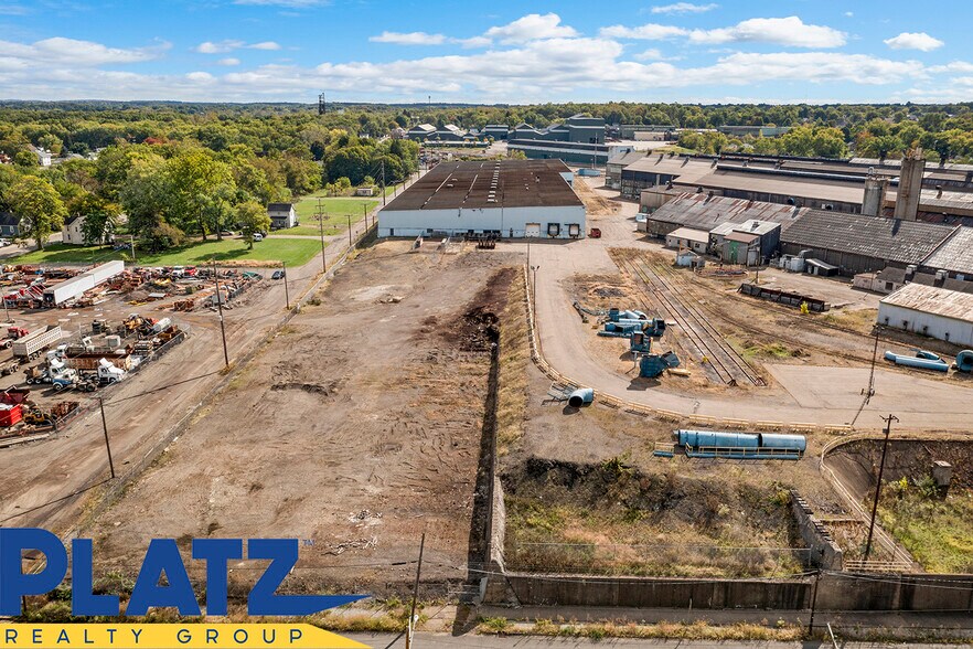 1001 E Broadway St, Alliance, OH à louer - Photo de l’immeuble – Image 3 sur 50