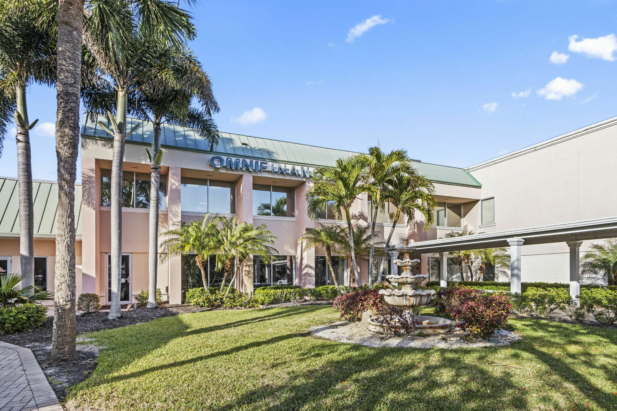 2300 5th Ave, Vero Beach, FL à louer Photo de l’immeuble– Image 1 sur 7