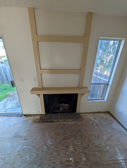 1050 Elm St, Napa, CA à vendre - Photo de l’immeuble – Image 2 sur 6